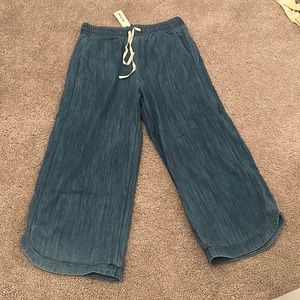 Medium relaxed fit Jean crop pants